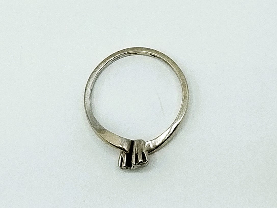 White gold ring with 2 diamonds (0.14ct), 17.5 mm
