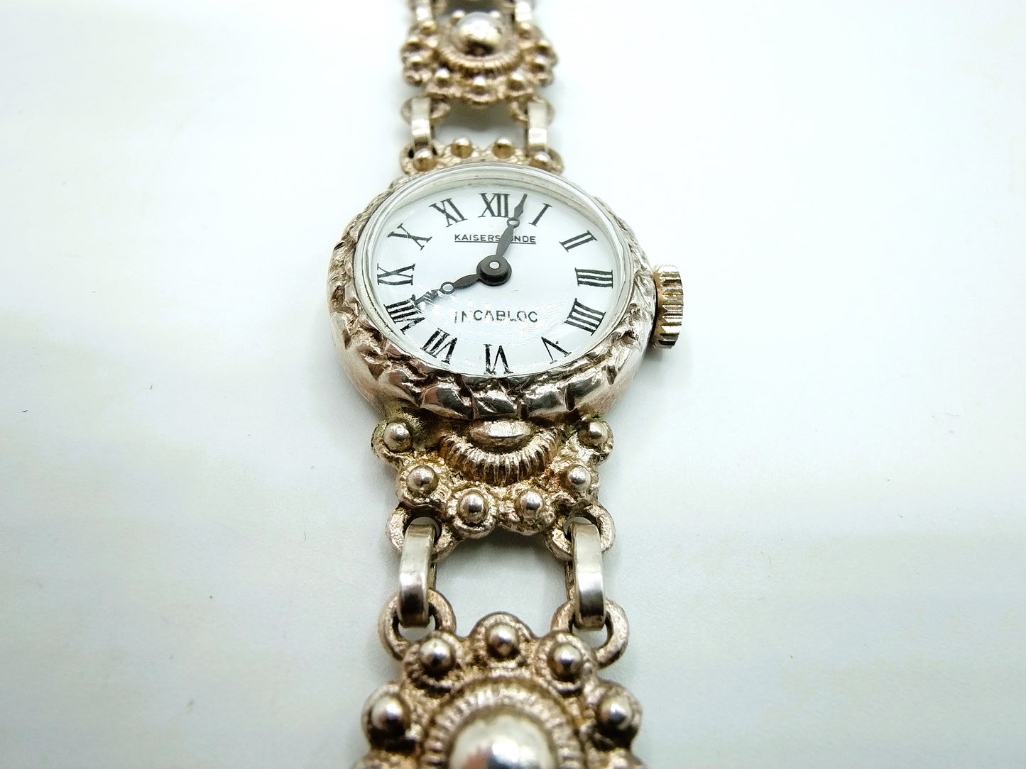 Silberne Damenuhr, Kaiserstunde, 15 cm.