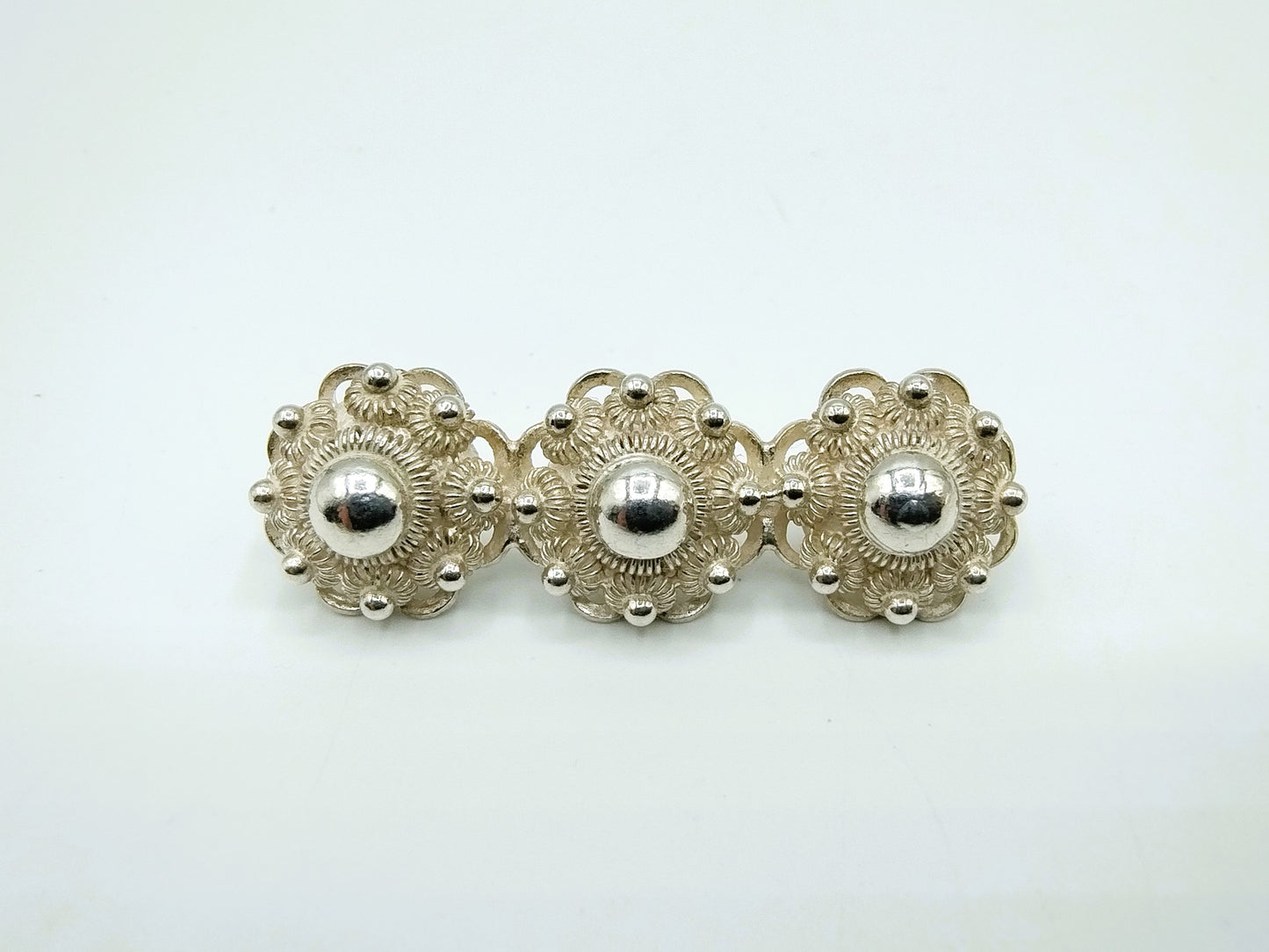 Silver Zeeland button brooch, GJ van den Bergh Jr, Schoonhoven