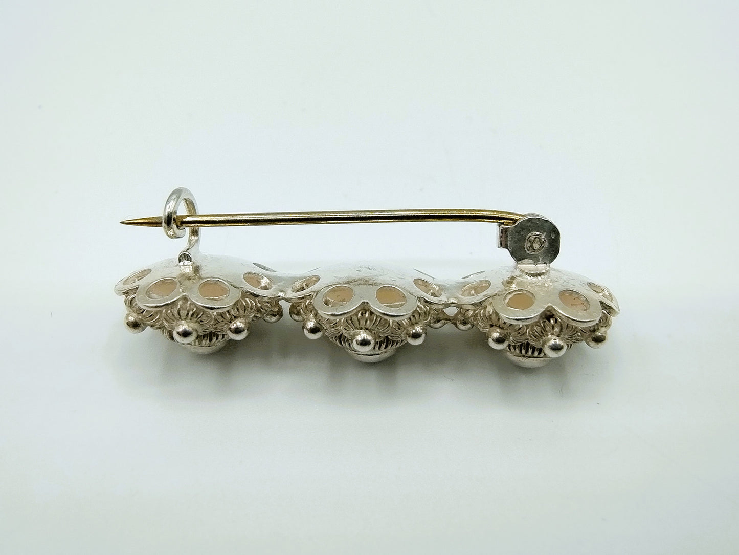 Silver Zeeland button brooch, GJ van den Bergh Jr, Schoonhoven