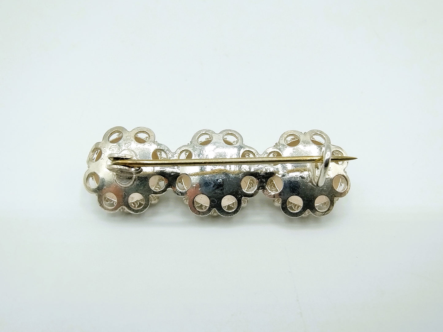 Silver Zeeland button brooch, GJ van den Bergh Jr, Schoonhoven