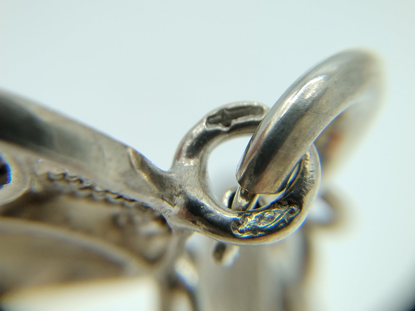 Silver bracelet with flower links, 19.5 cm