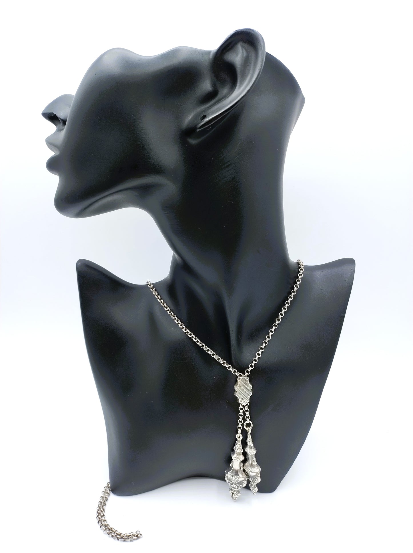 Silver jasseron chain with knitting needle caps, 19th century