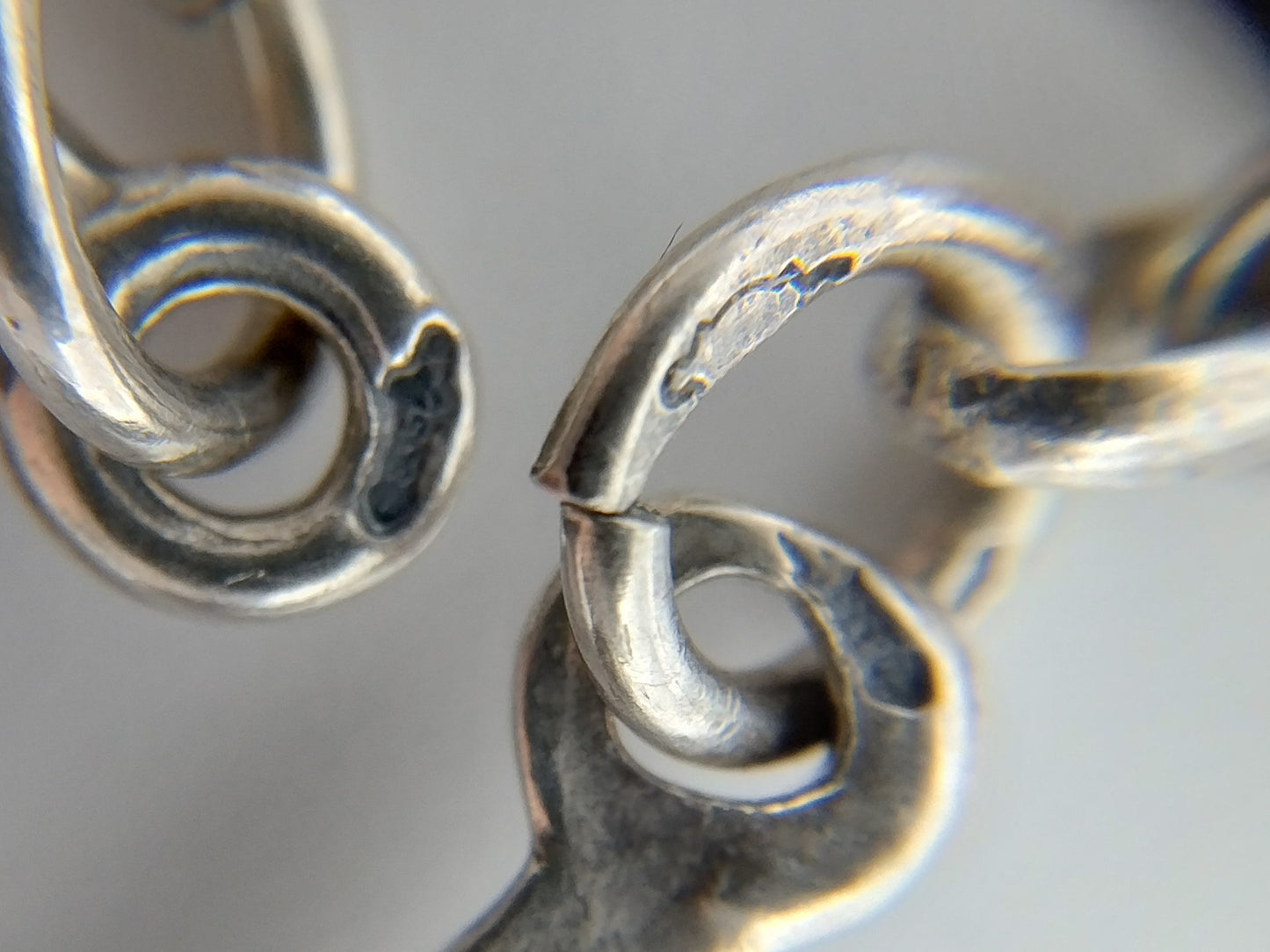 Silver jasseron chain with knitting needle caps, 19th century