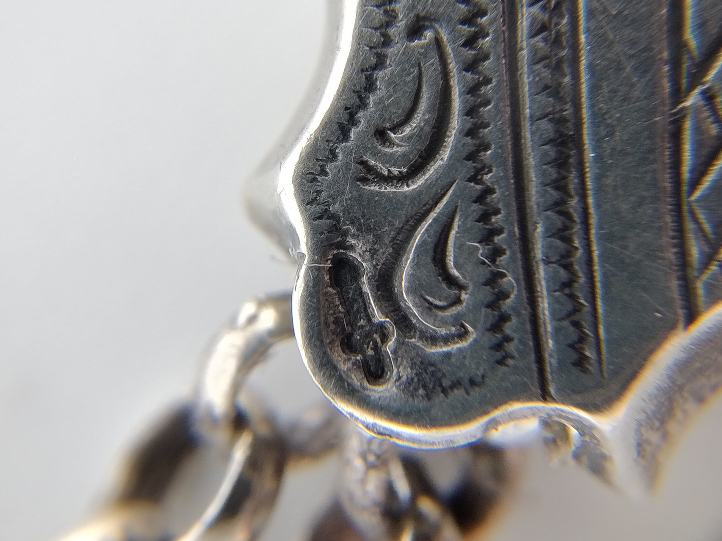 Silver jasseron chain with knitting needle caps, 19th century