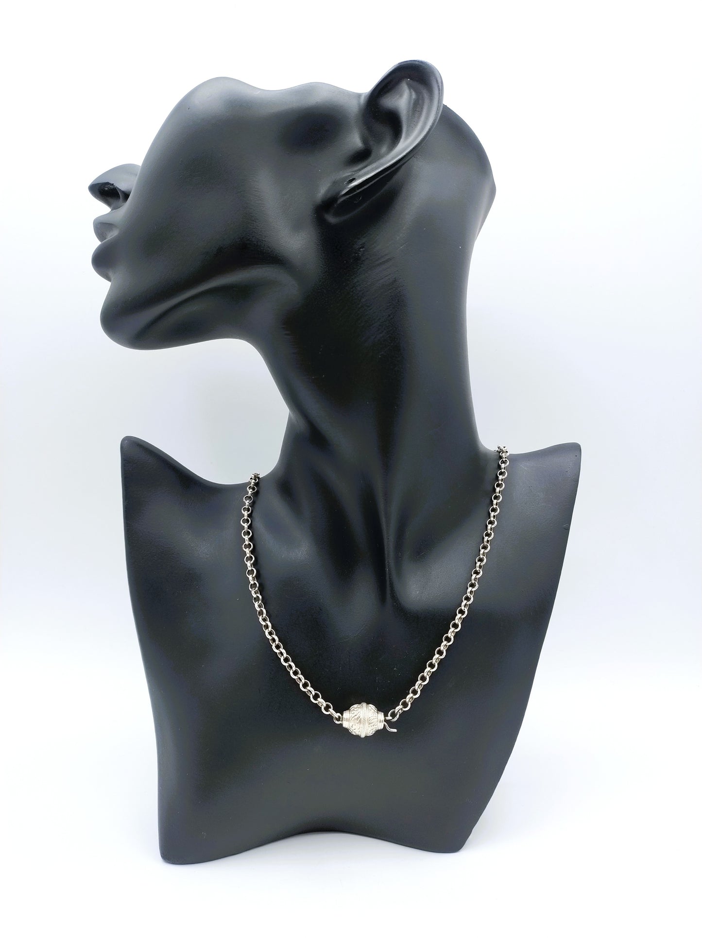 Silver jasseron chain with silver clasp, 77 cm