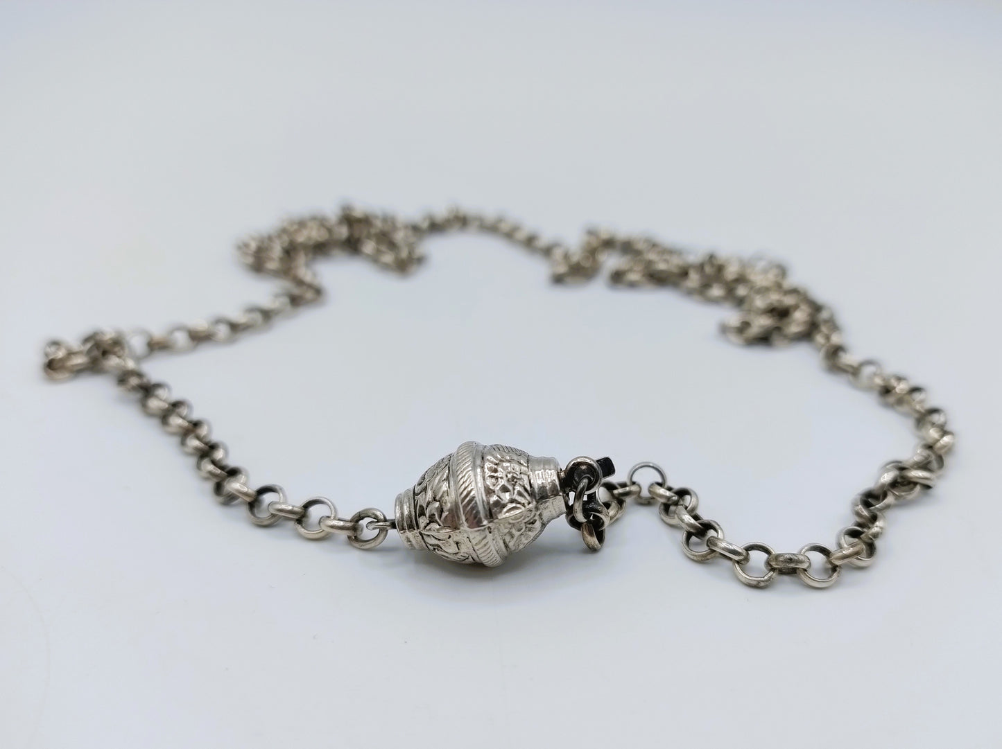 Silver jasseron chain with silver clasp, 77 cm