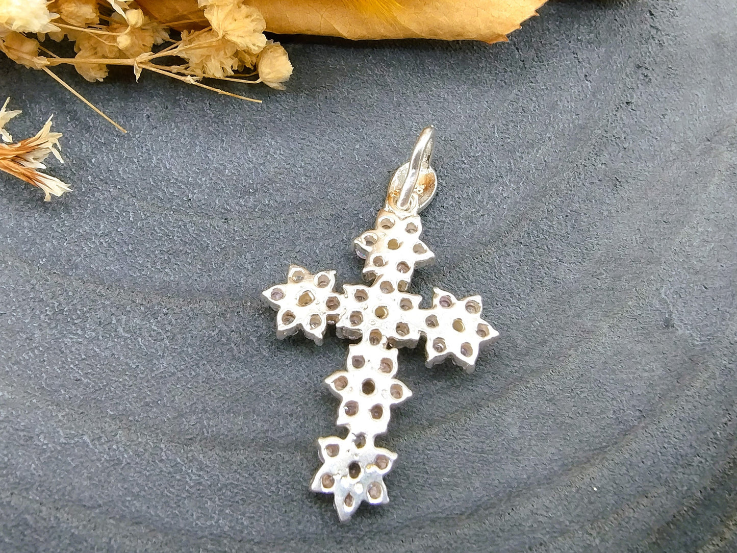 Silver cross pendant set with brilliant cut stones, 925