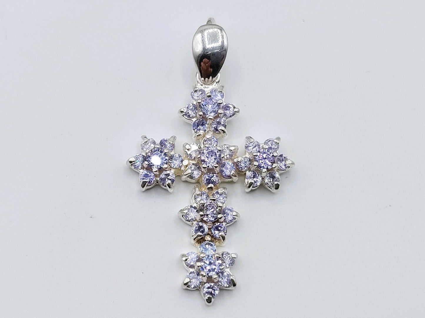 Silver cross pendant set with brilliant cut stones, 925