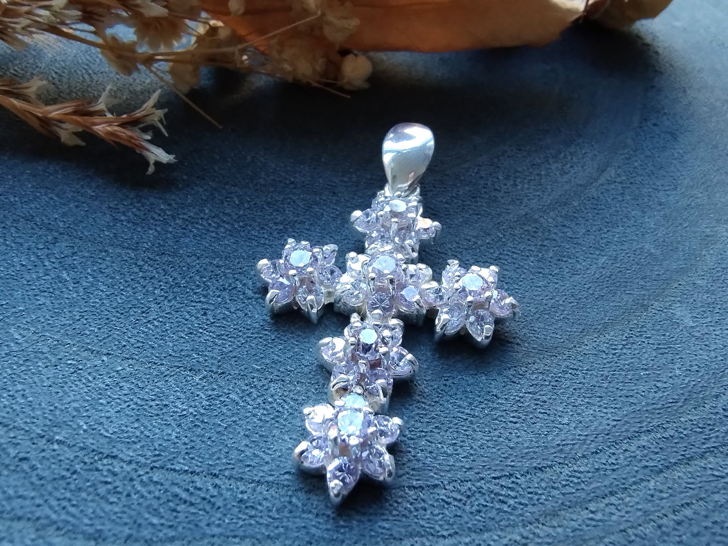 Silver cross pendant set with brilliant cut stones, 925