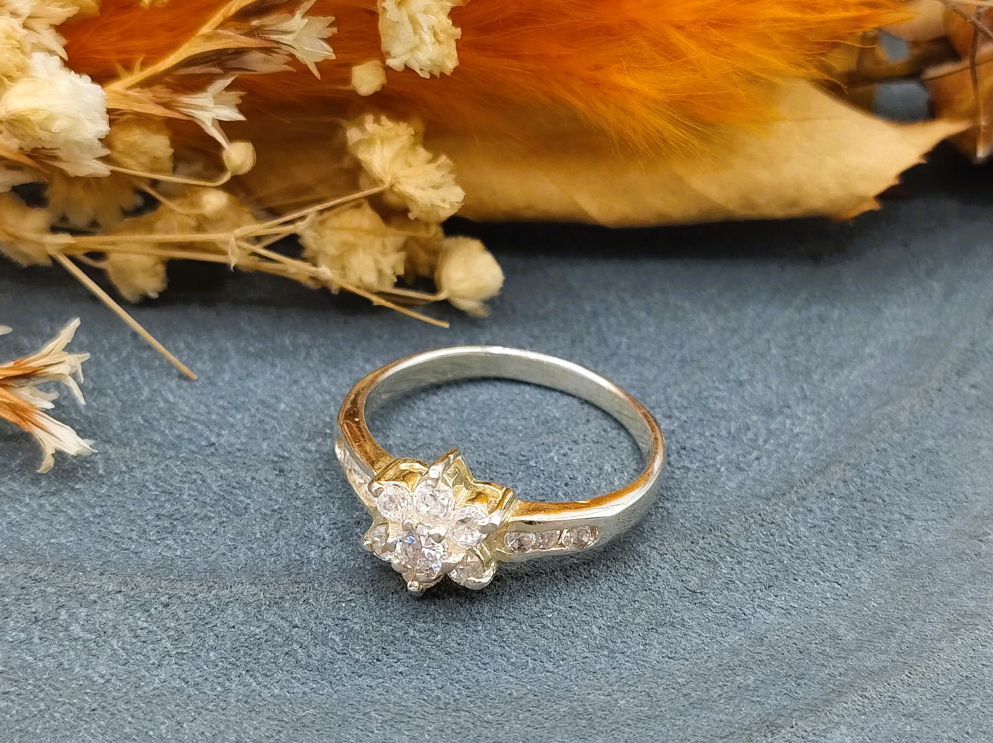 Silberring mit Zirkonia, 17 mm, 925, blumenförmiges Muster