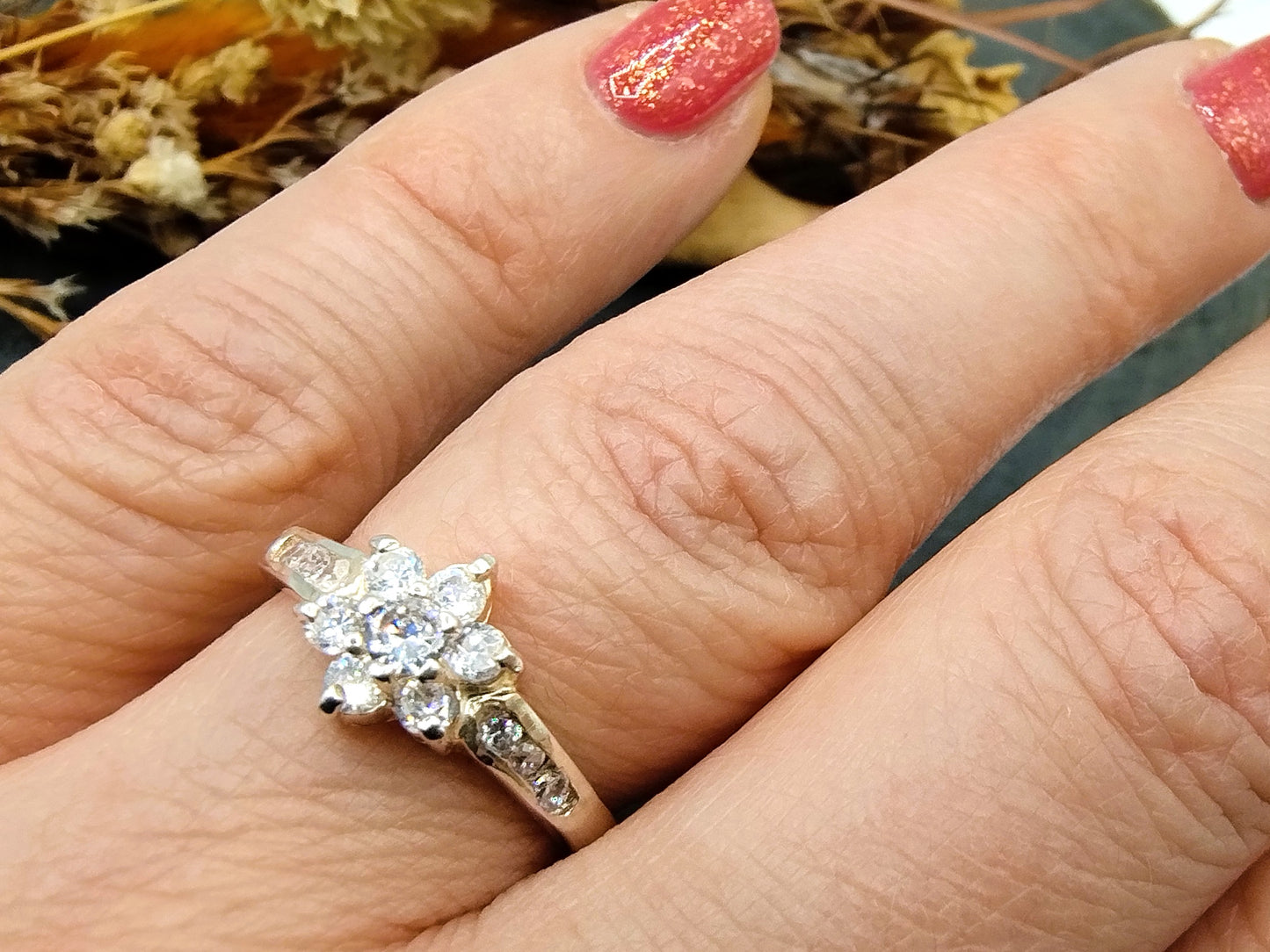 Silberring mit Zirkonia, 17 mm, 925, blumenförmiges Muster