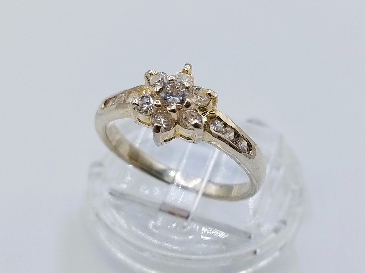 Silberring mit Zirkonia, 17 mm, 925, blumenförmiges Muster