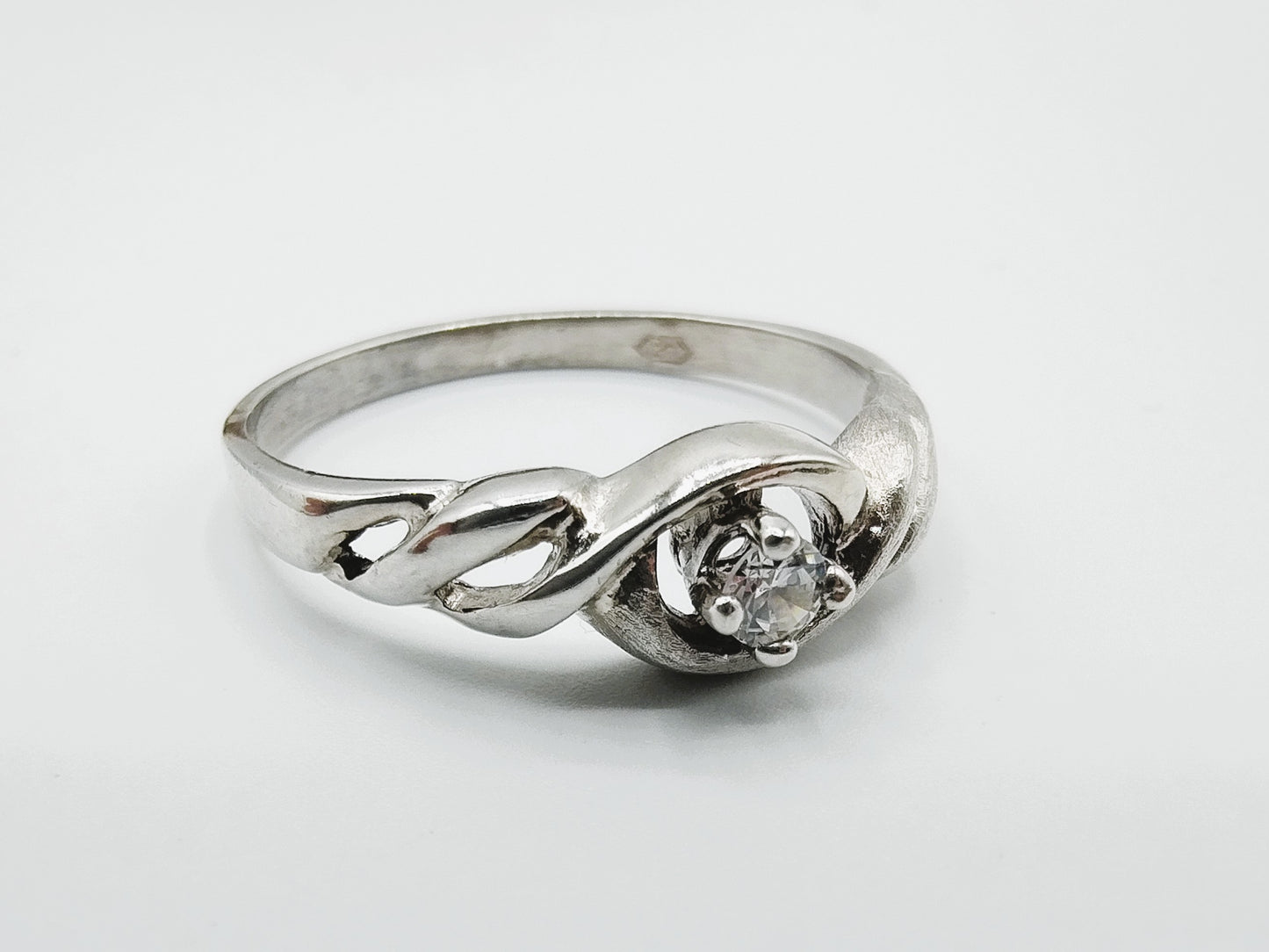 Silberring mit Zirkonia besetzt, 17,75 mm, 925