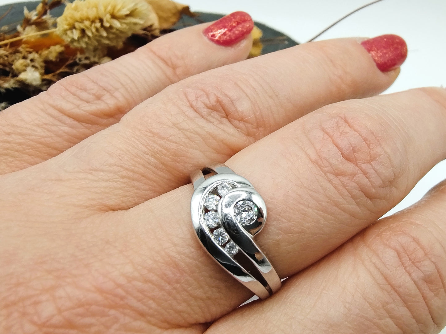 Silver ring set with zirconia, 19 mm