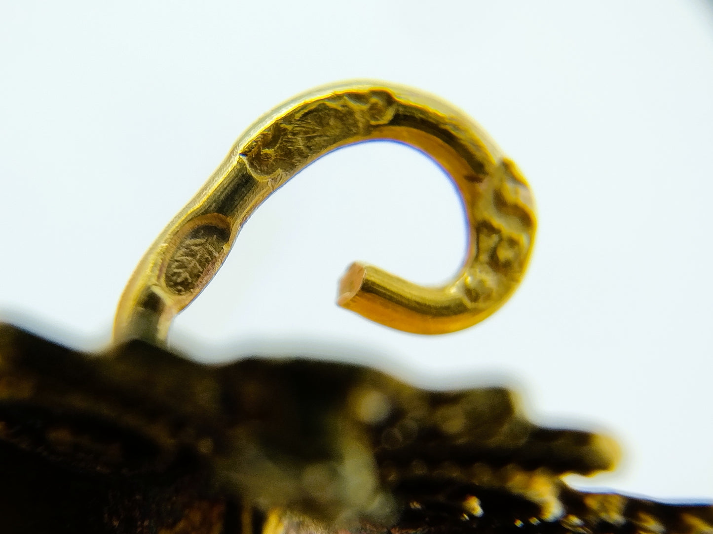 Gold brooch with blood coral, 19th century