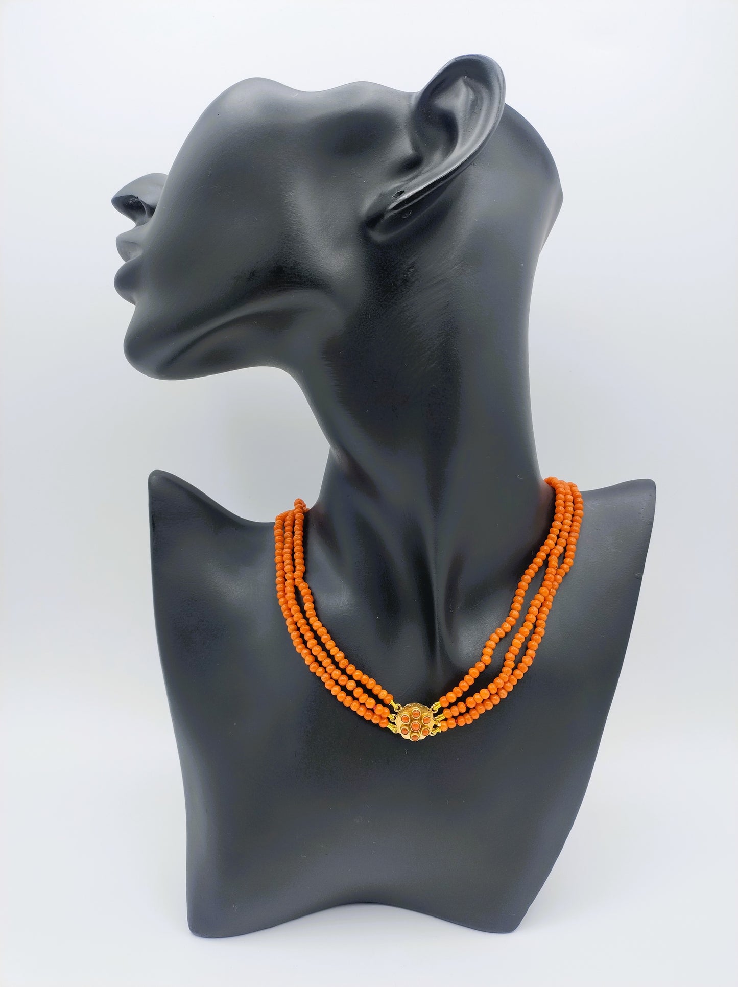 Red coral necklace with gold clasp, Amsterdam, 36 - 41 cm