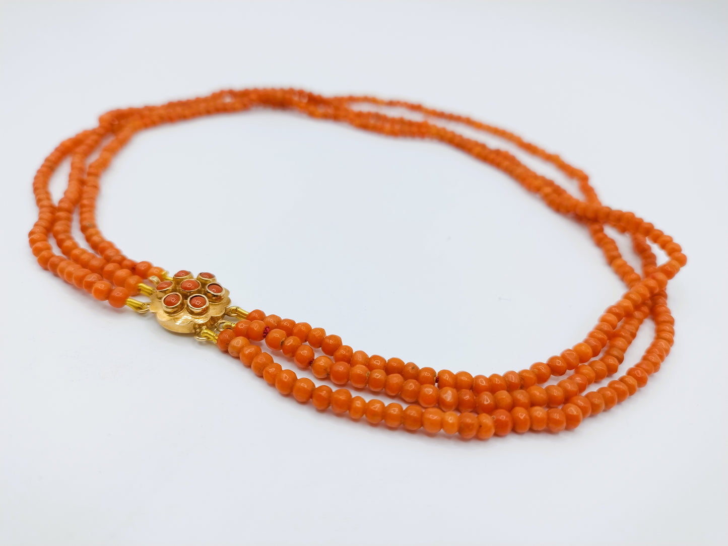 Red coral necklace with gold clasp, Amsterdam, 36 - 41 cm