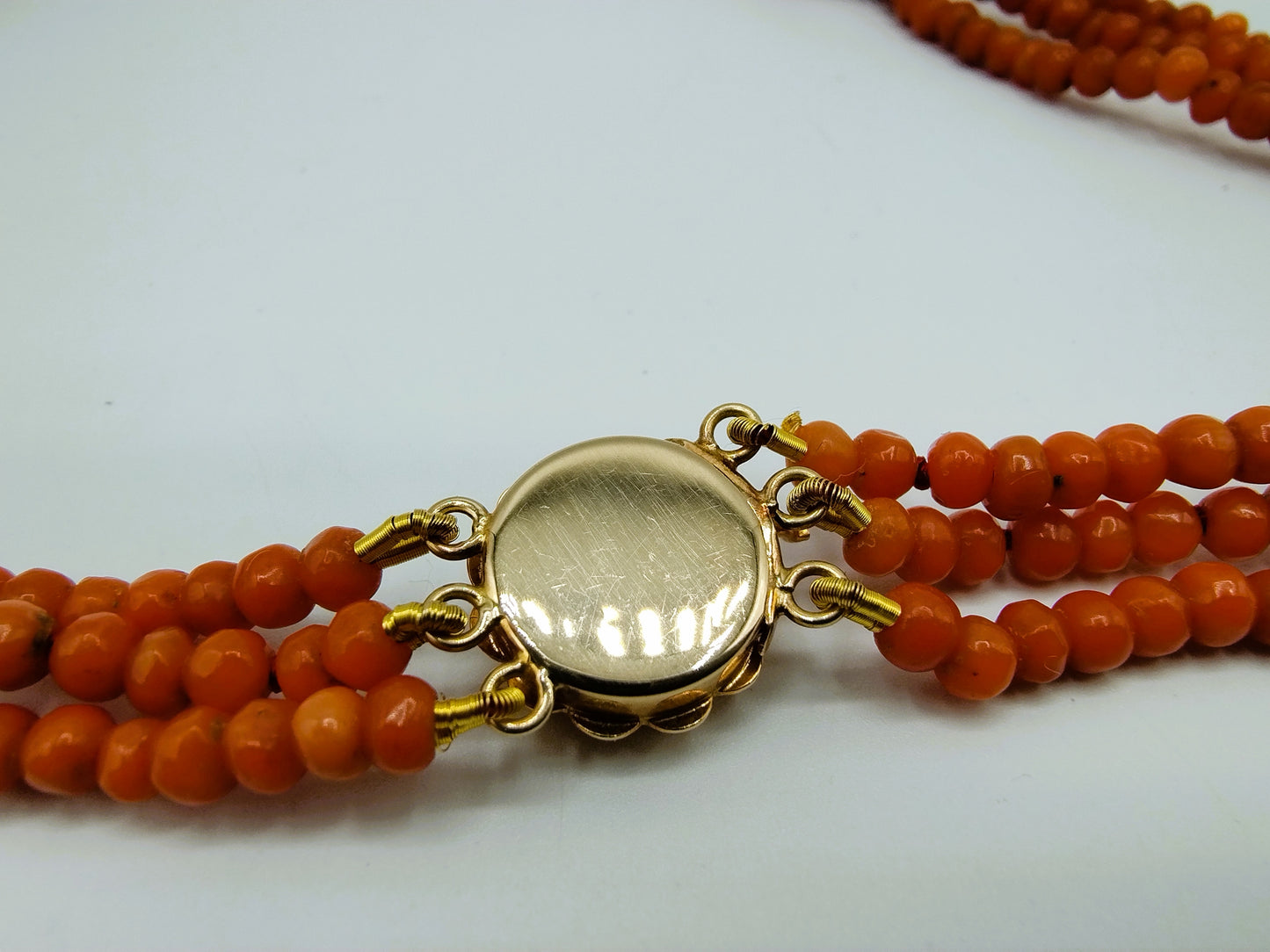 Red coral necklace with gold clasp, Amsterdam, 36 - 41 cm
