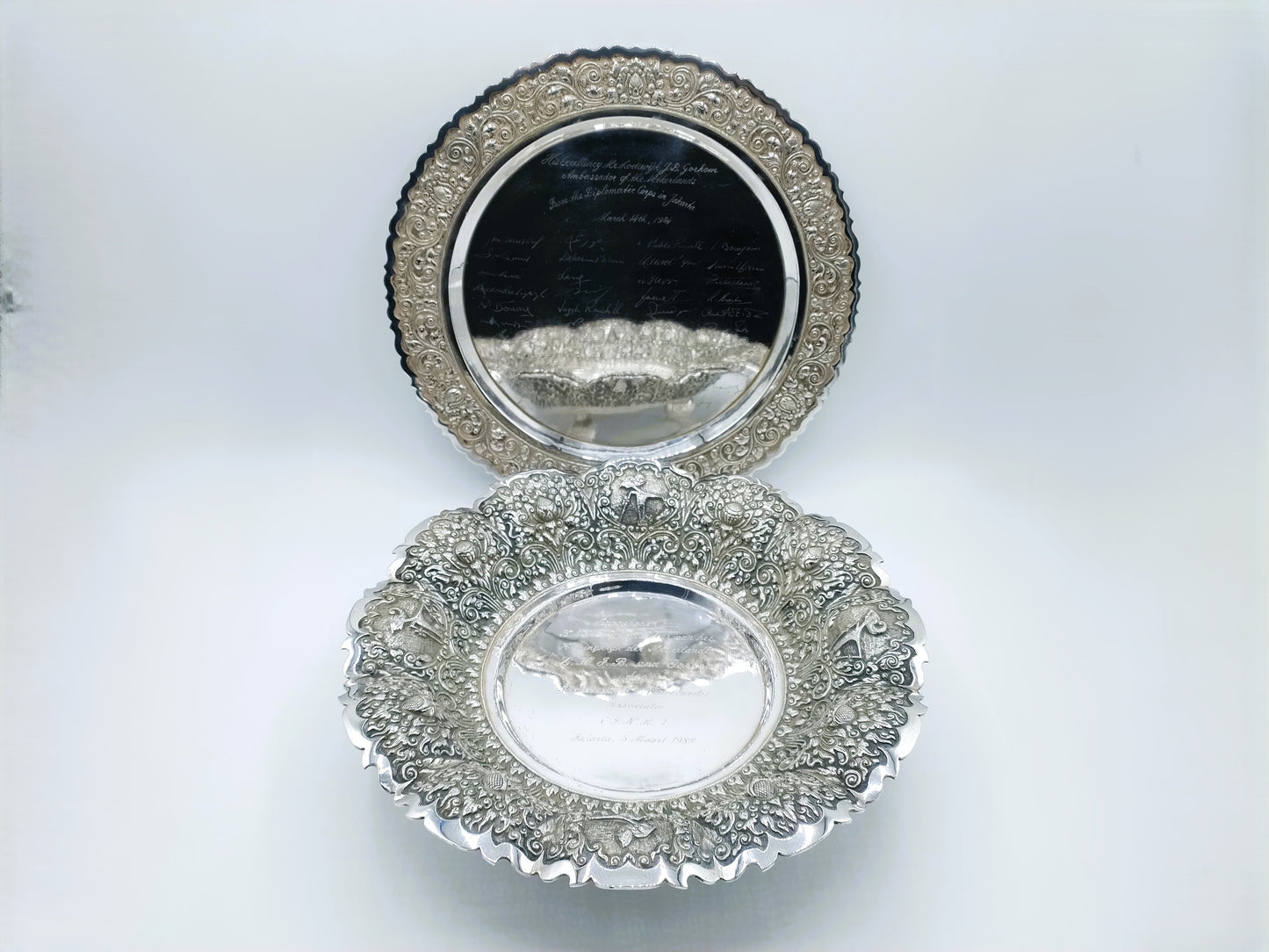 Zilveren fruitschaal en bord, ambassadeur J.B. Gorkom, Indonesië, 1,1 kg