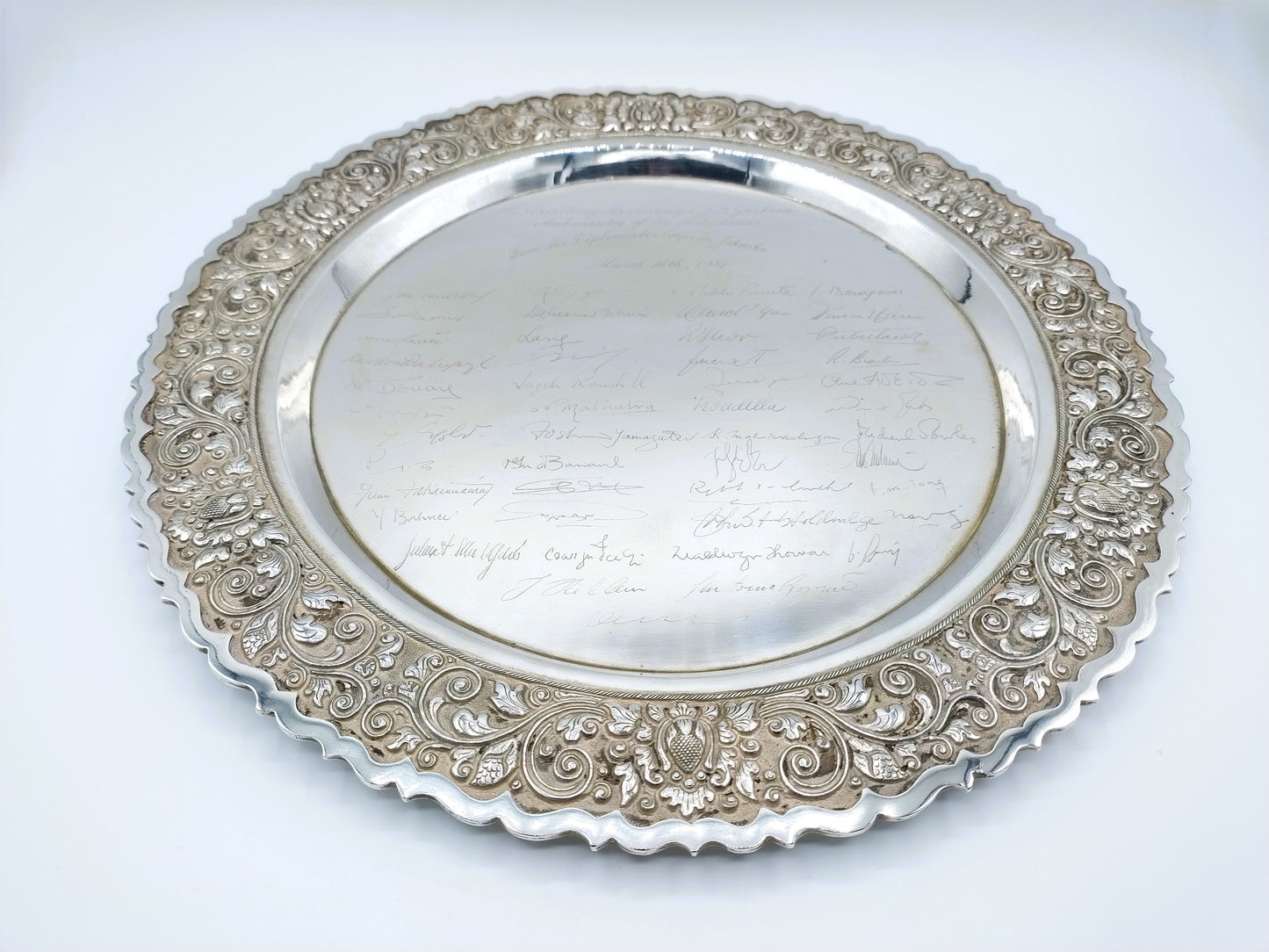 Zilveren fruitschaal en bord, ambassadeur J.B. Gorkom, Indonesië, 1,1 kg