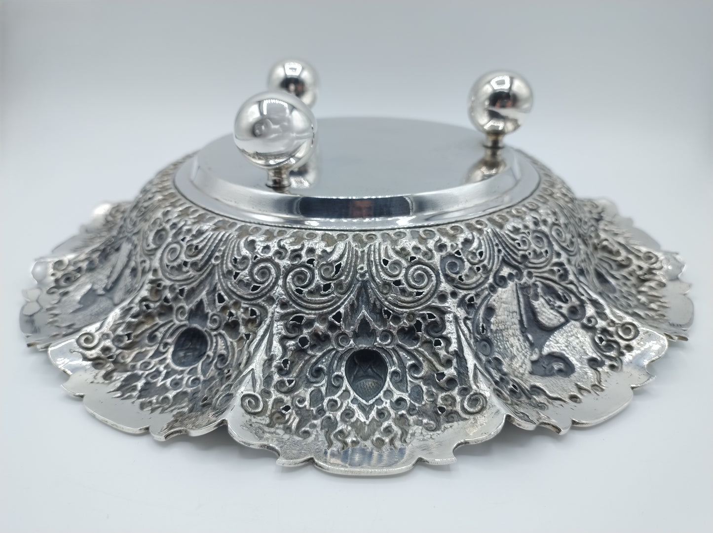 Zilveren fruitschaal en bord, ambassadeur J.B. Gorkom, Indonesië, 1,1 kg