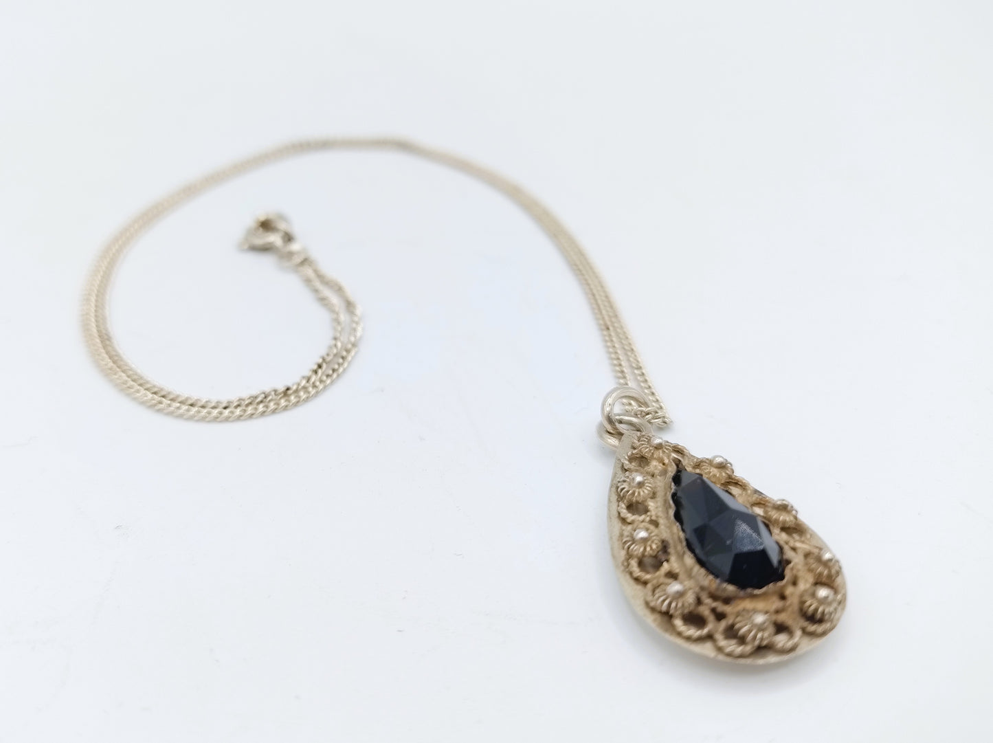 Silver gourmet necklace with silver mourning pendant, 43.5 cm.