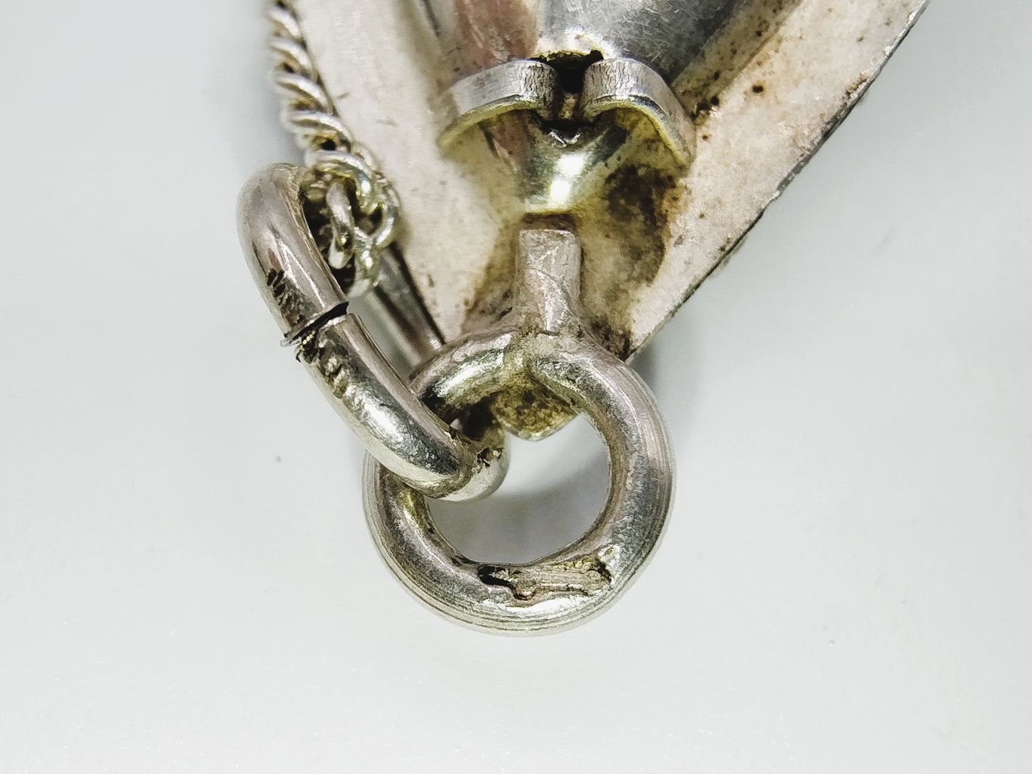 Silver gourmet necklace with silver mourning pendant, 43.5 cm.