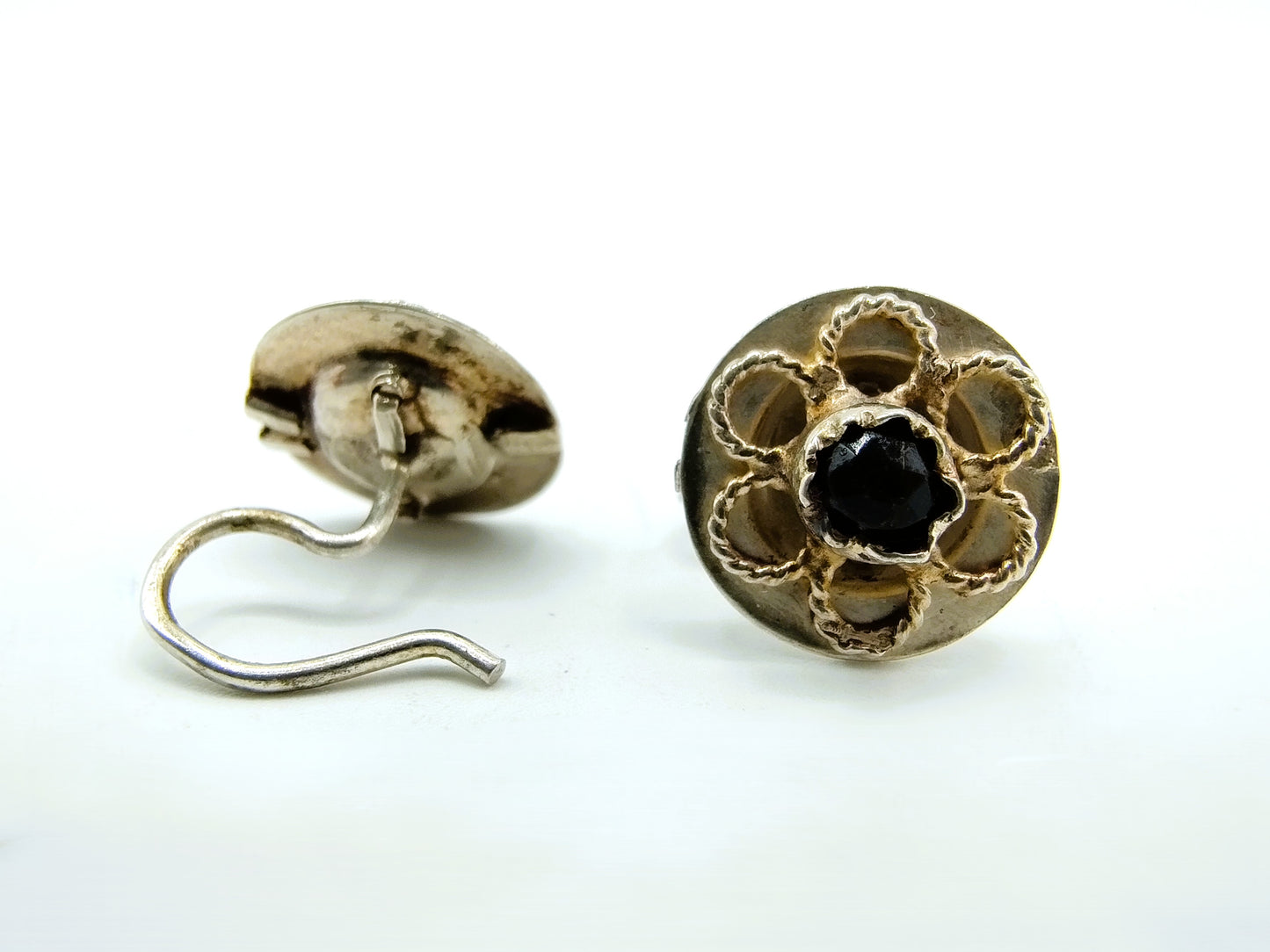 Silver mourning earrings with jets