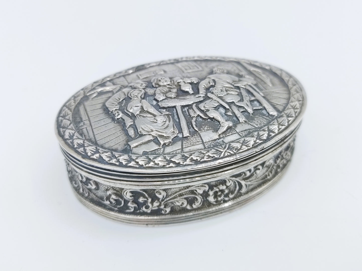 Zilveren snuifdoosje, D. en I. Vos en A. Schoorl, Haarlem, ca. 1920