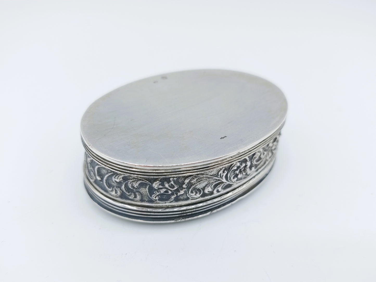 Zilveren snuifdoosje, D. en I. Vos en A. Schoorl, Haarlem, ca. 1920