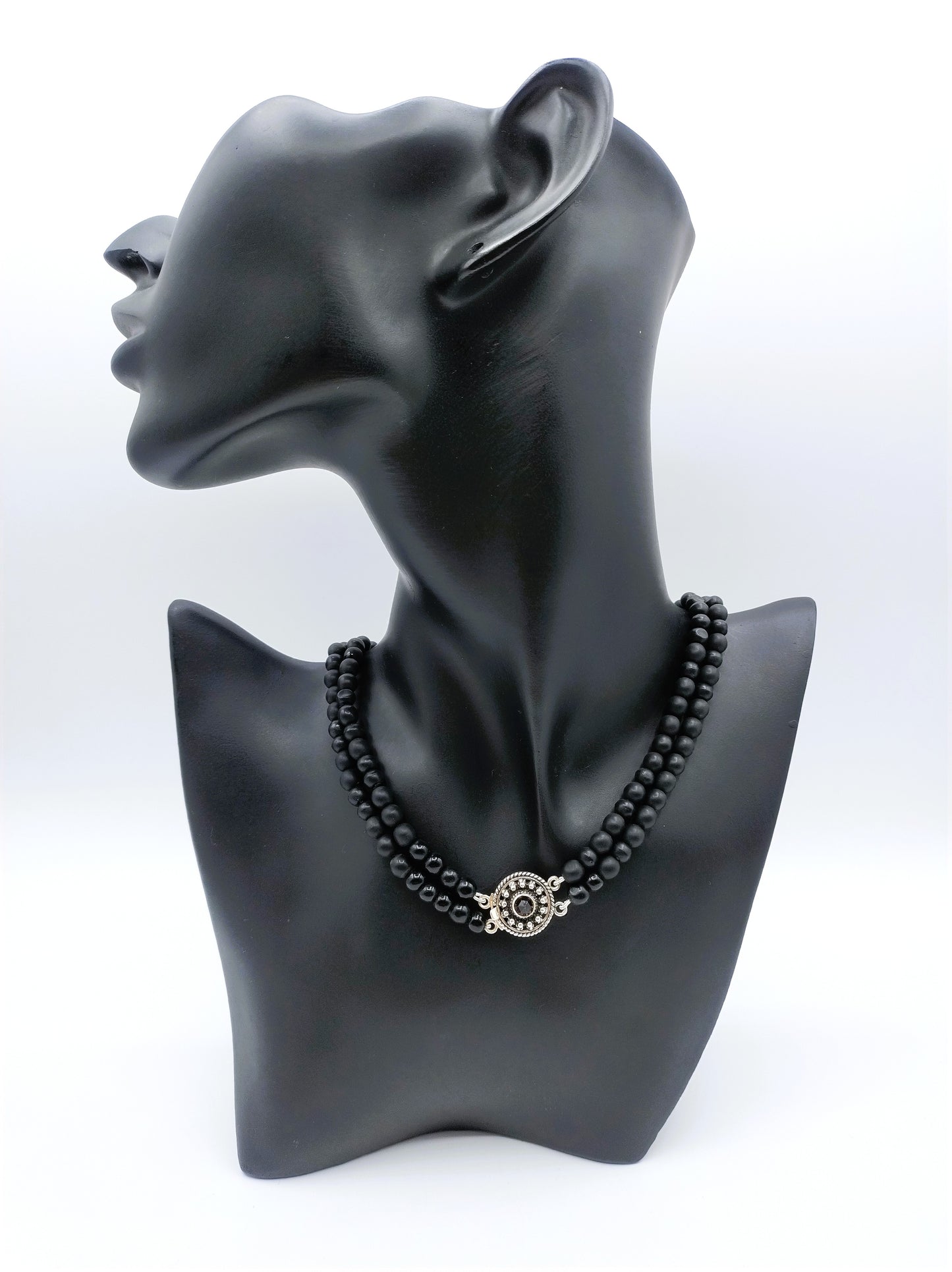 Gitten necklace with silver clasp, 39 cm.