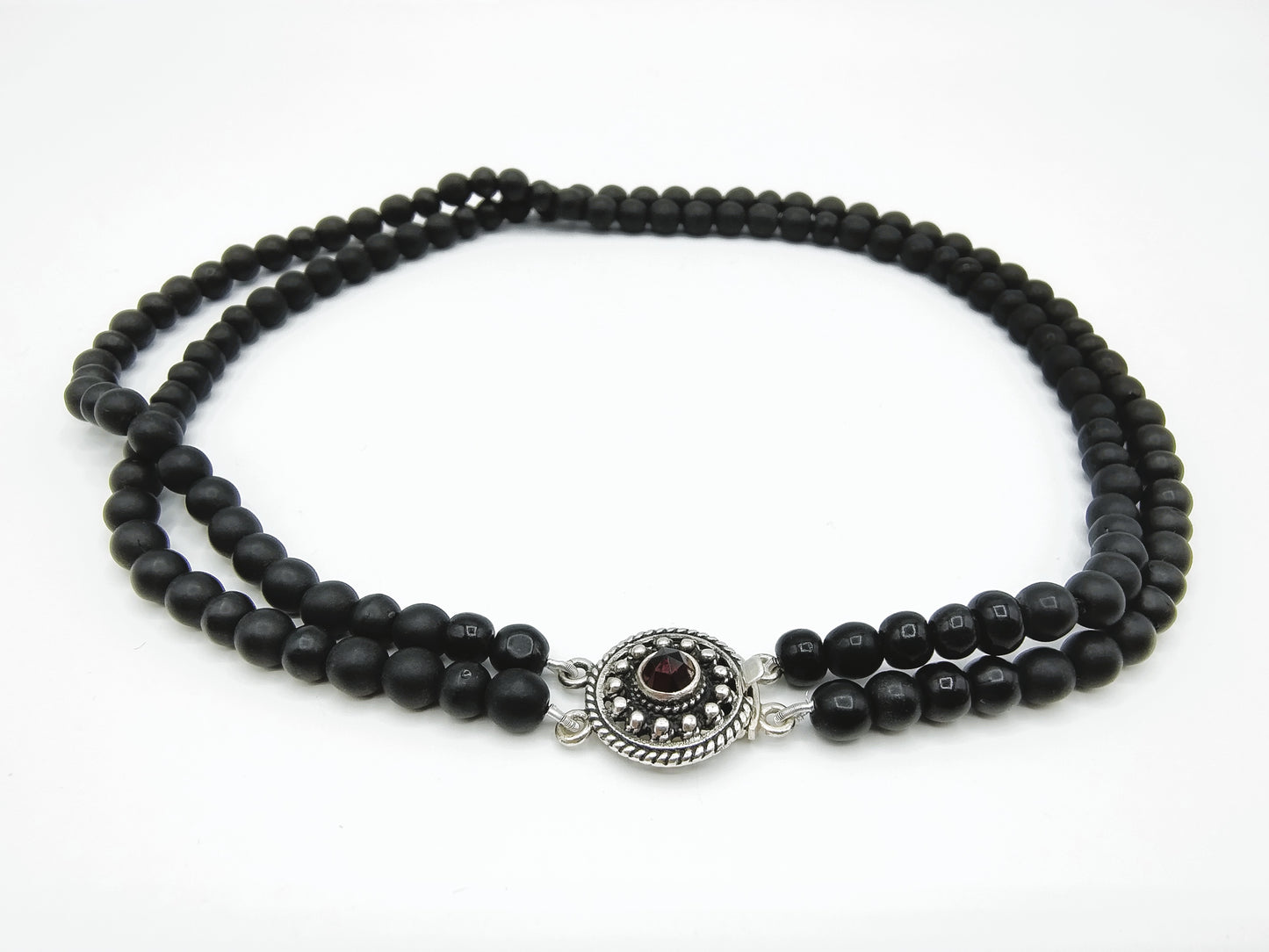 Gitten necklace with silver clasp, 39 cm.