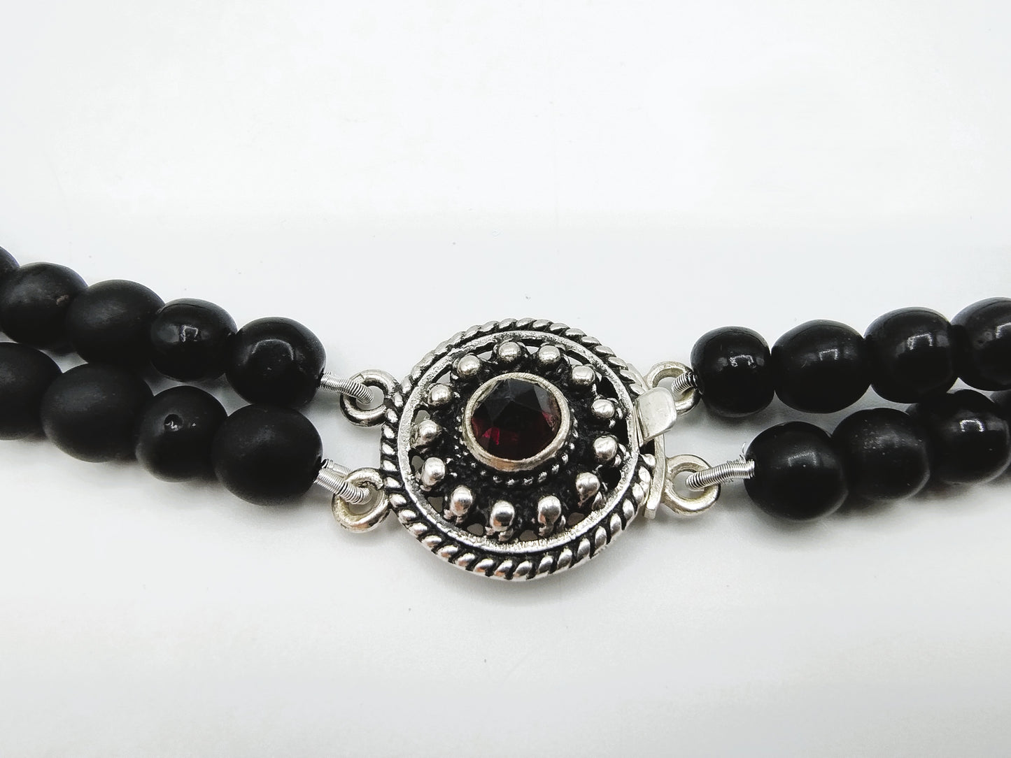 Gitten necklace with silver clasp, 39 cm.