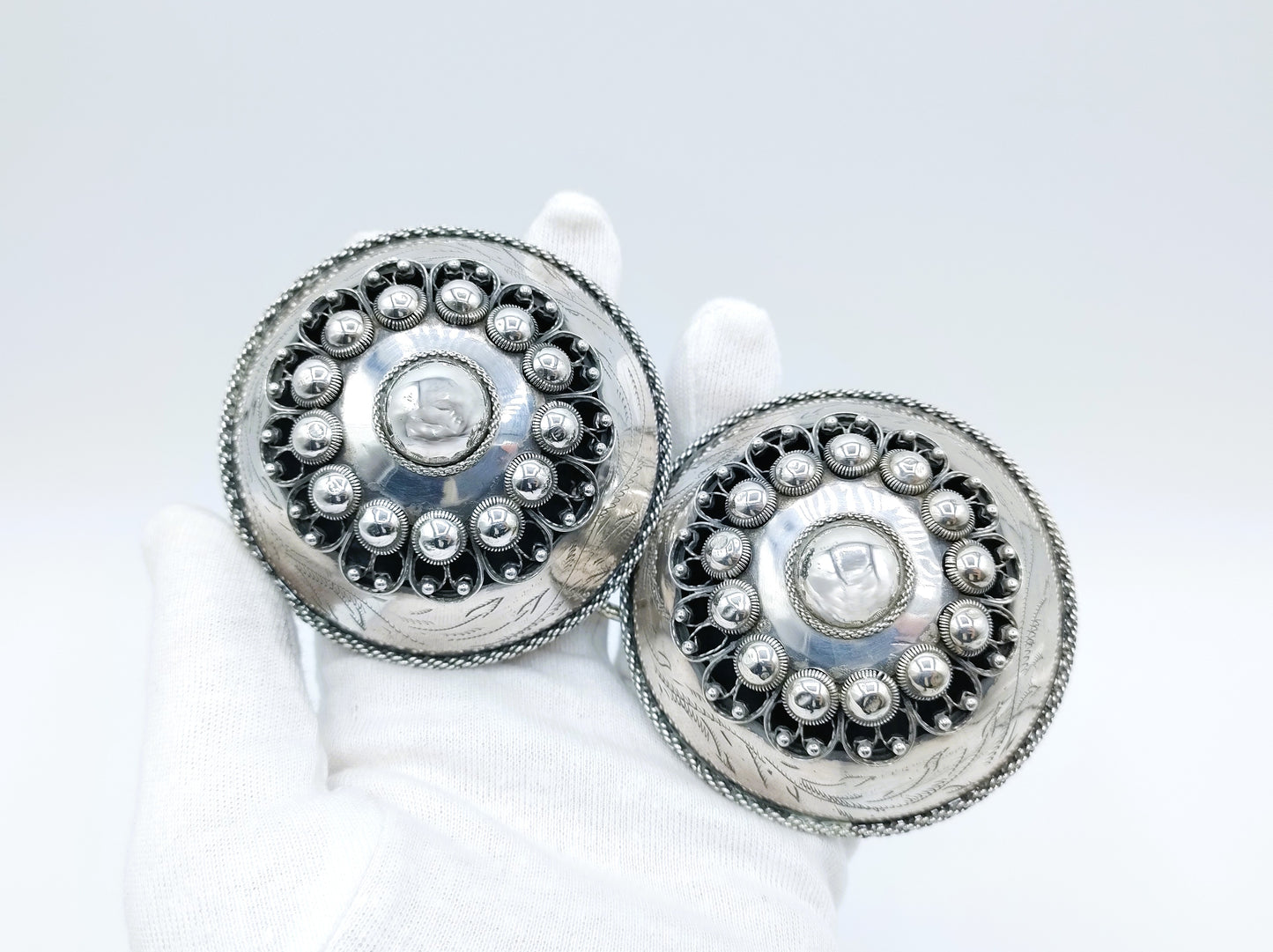 Silver trouser pieces, South Beveland, Cor Kuijf, Schoonhoven, 2000