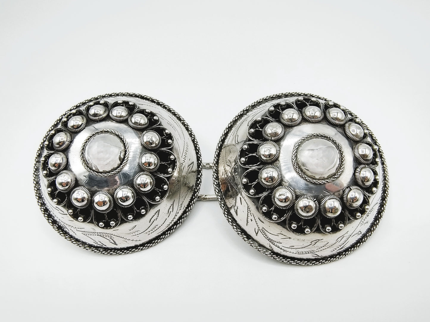 Silver trouser pieces, South Beveland, Cor Kuijf, Schoonhoven, 2000