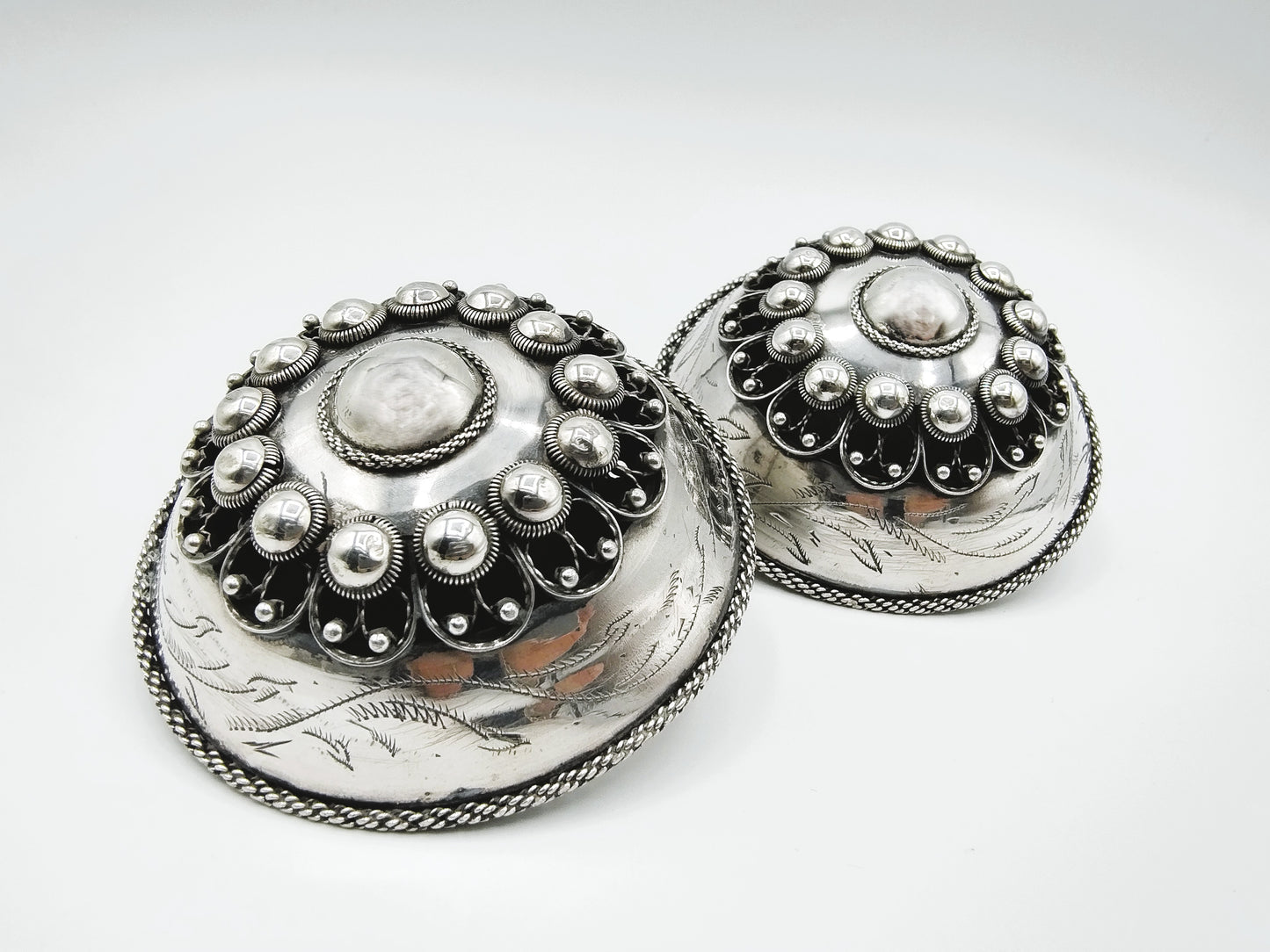 Silver trouser pieces, South Beveland, Cor Kuijf, Schoonhoven, 2000