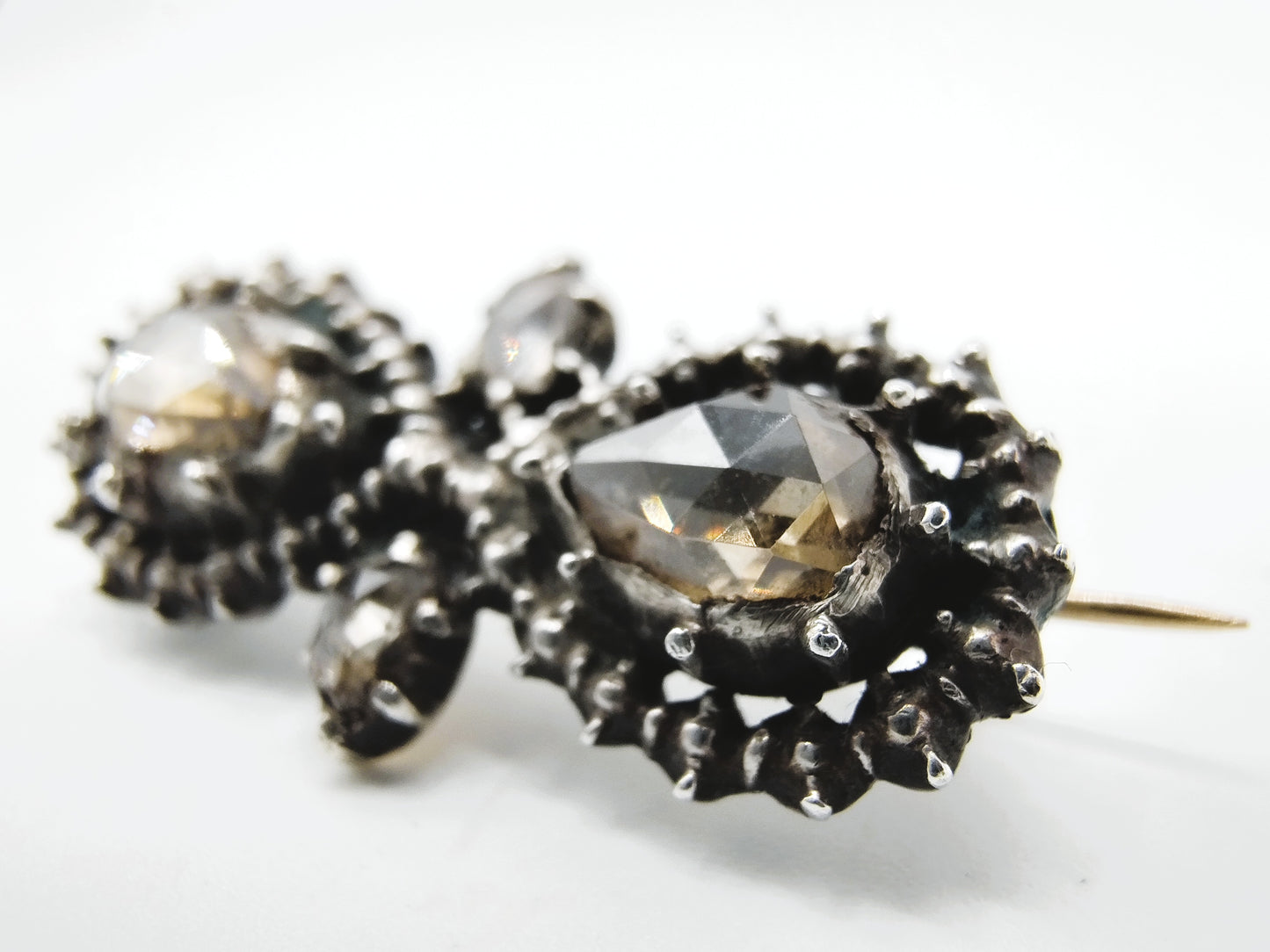 Gold/silver brooch set with rose diamonds (approx. 2.00 ct)