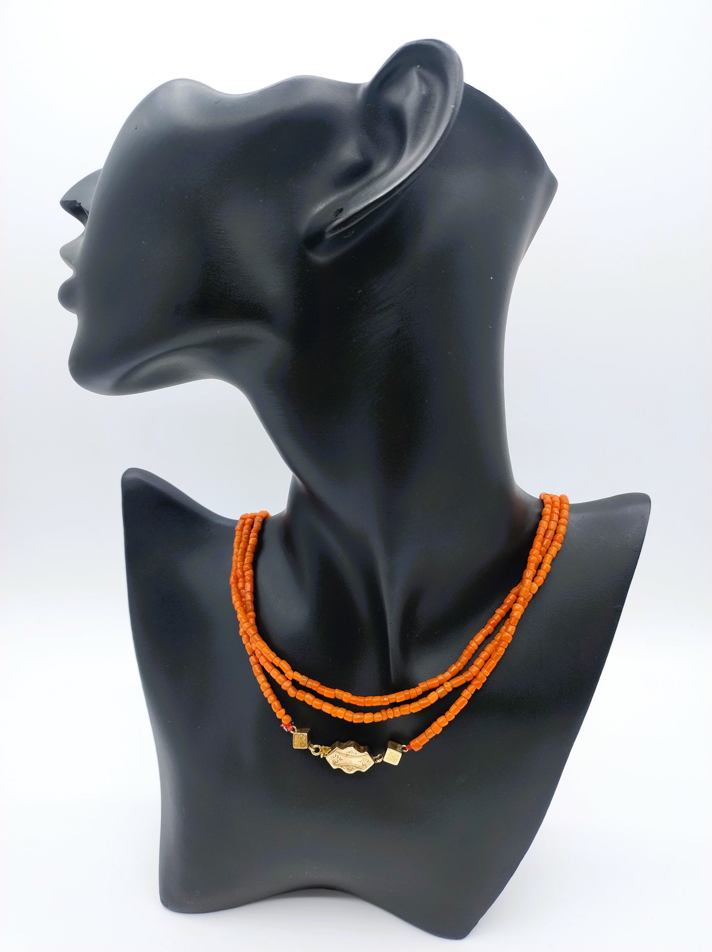 Red coral necklace with 3-piece gold clasp, 1.34 m (!)