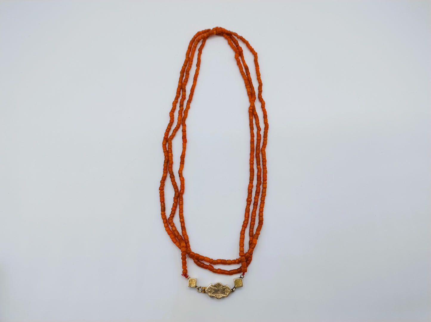 Red coral necklace with 3-piece gold clasp, 1.34 m (!)