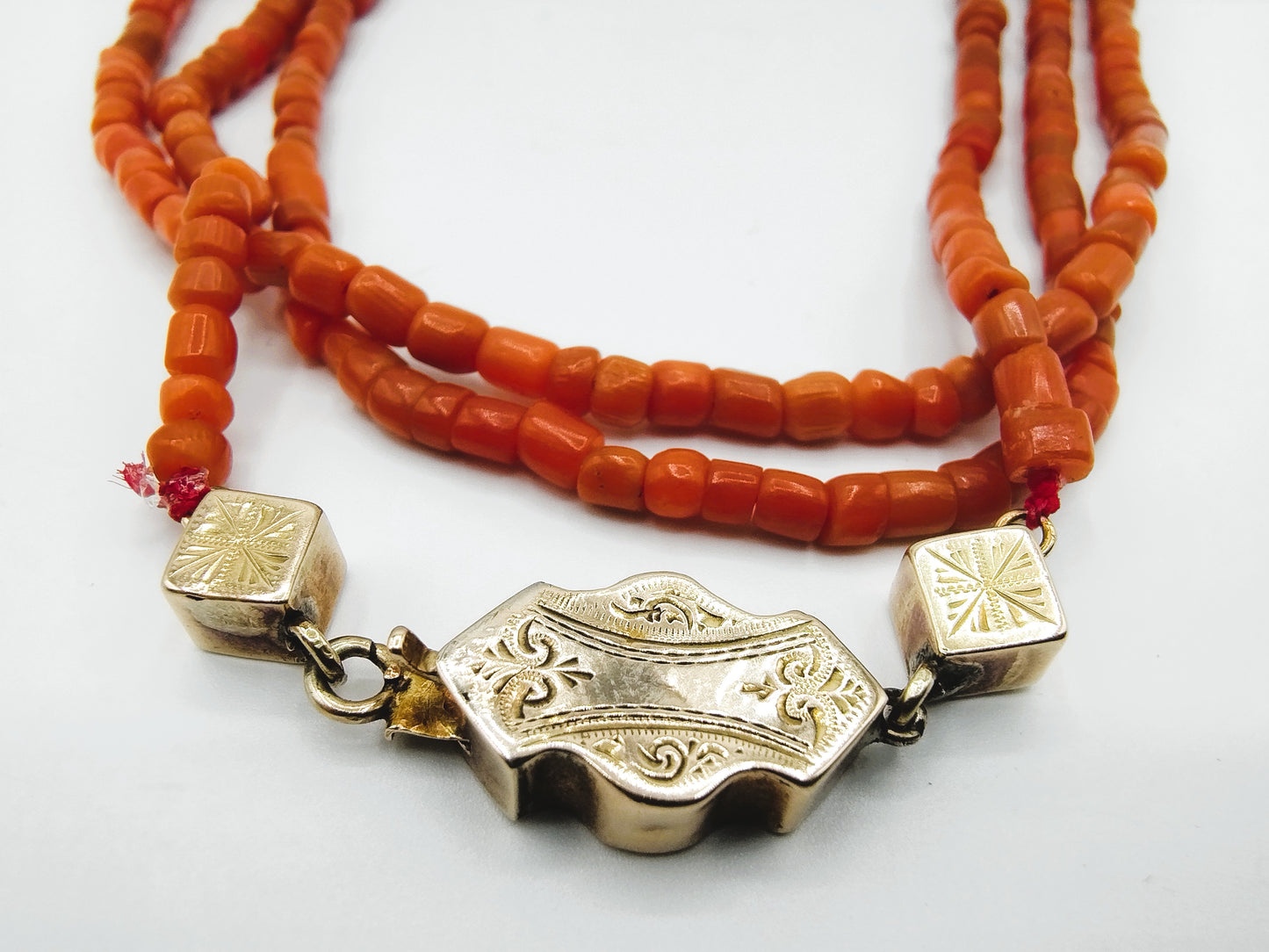 Red coral necklace with 3-piece gold clasp, 1.34 m (!)