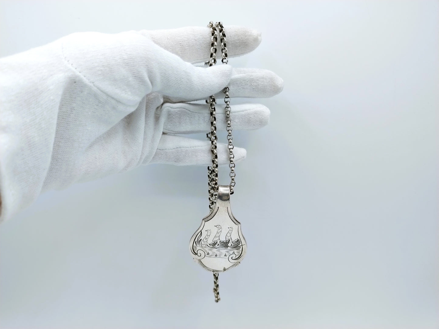 Silberne Jasseronkette mit Anhänger aus dem 18. Jahrhundert, 66,5 cm.