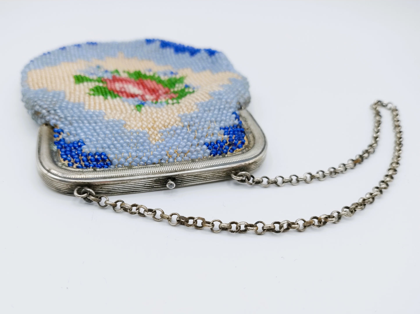 Silver purse clasp with beaded bag, 1840