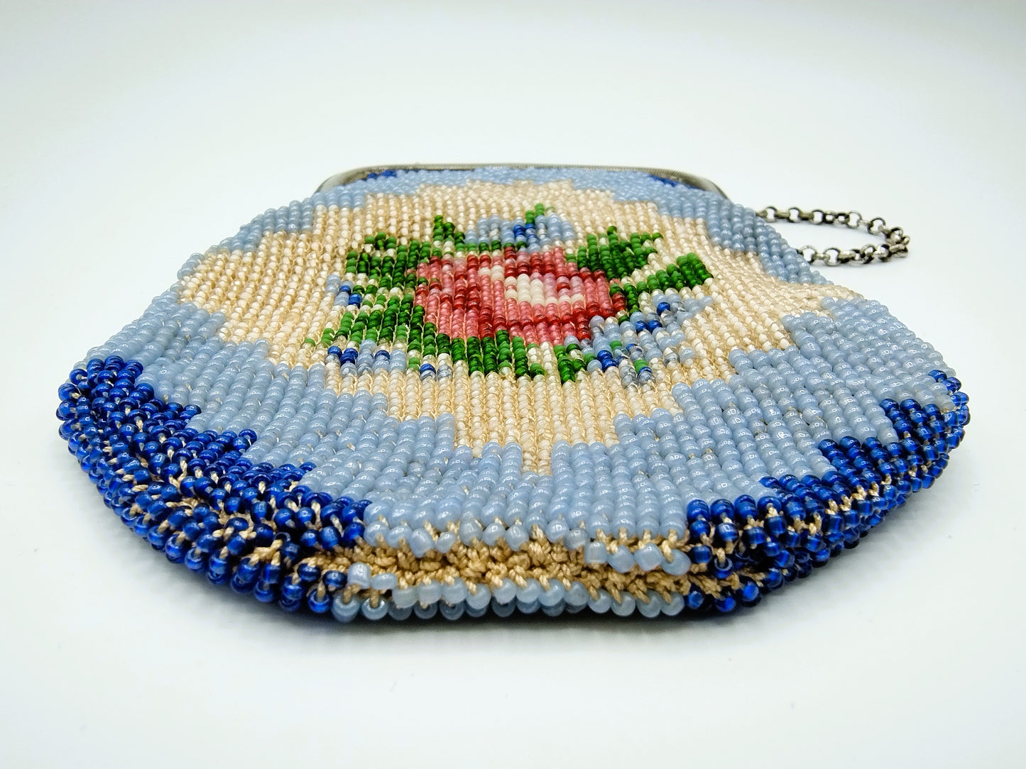 Silver purse clasp with beaded bag, 1840