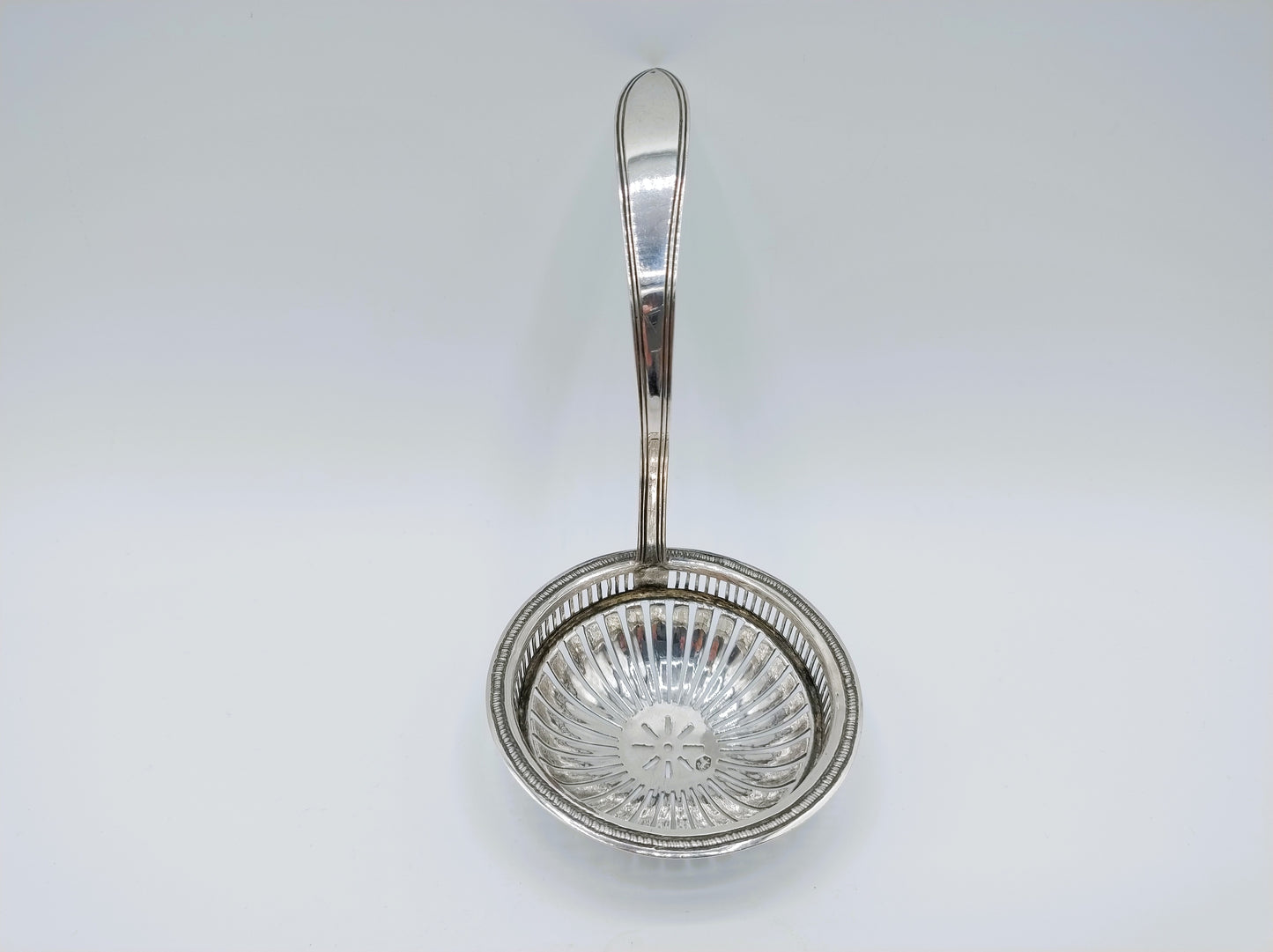 Silver sprinkling spoon, G. Biemans, Rotterdam, 1829
