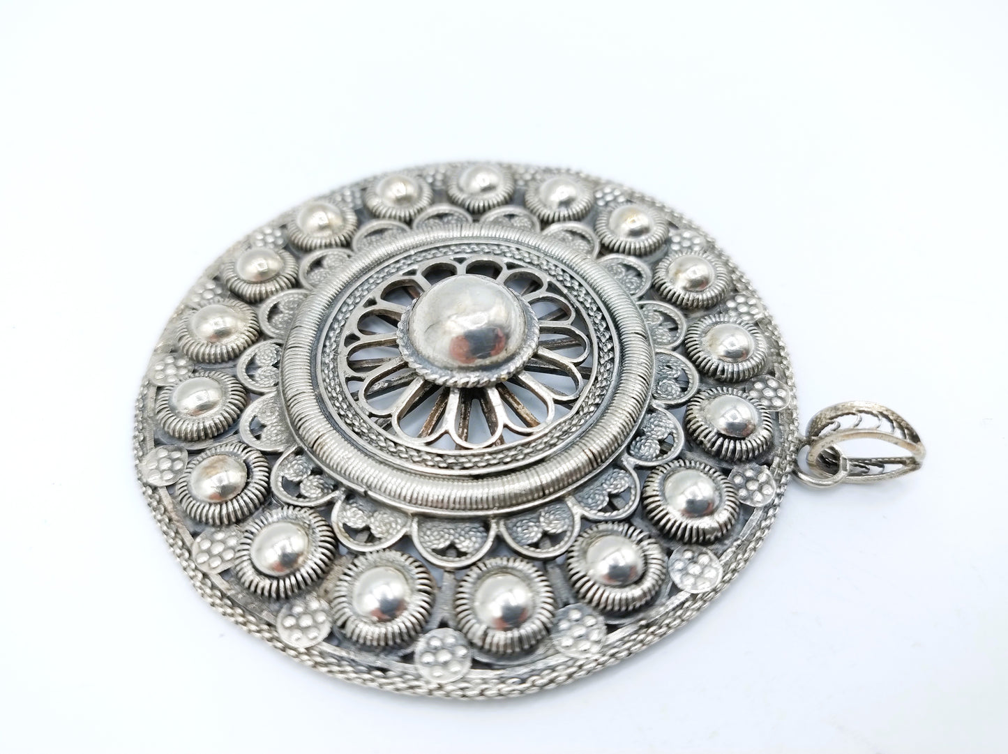 Silver Zeeland button pendant