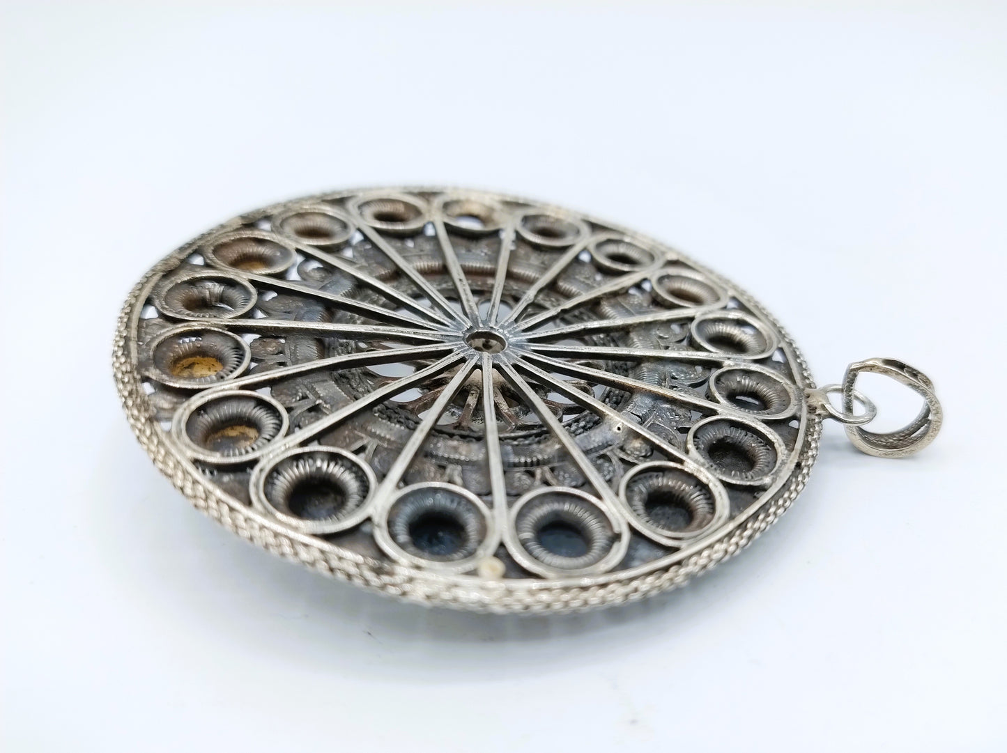 Silver Zeeland button pendant