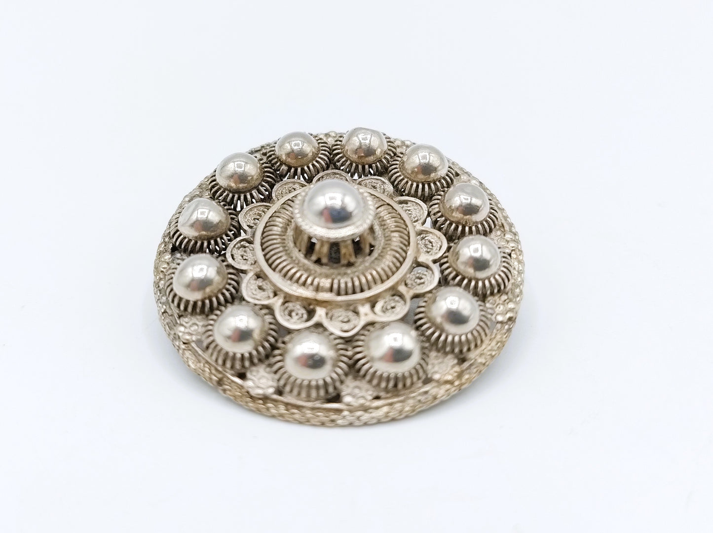 Silver Zeeland button brooch