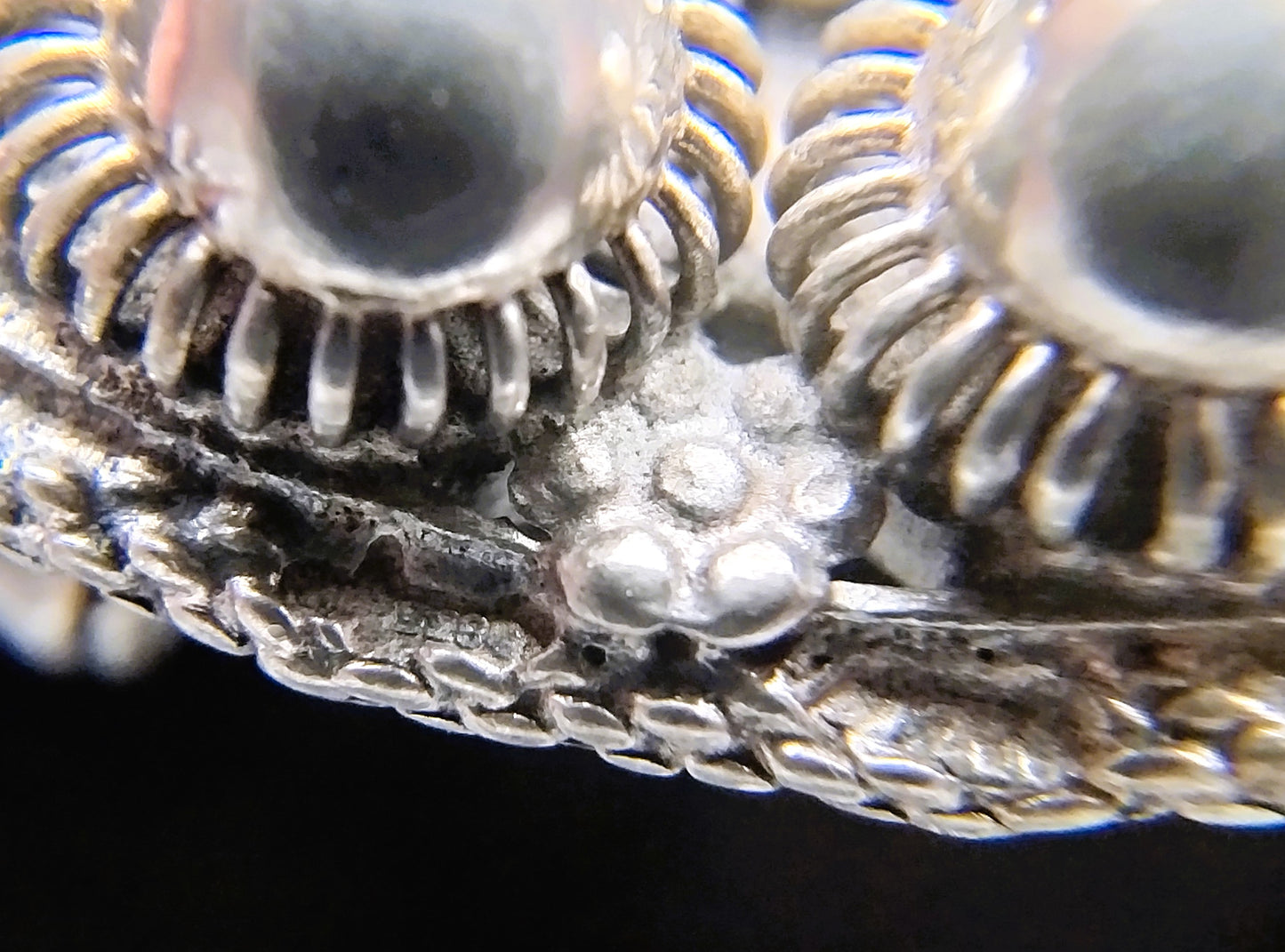 Silver Zeeland button brooch