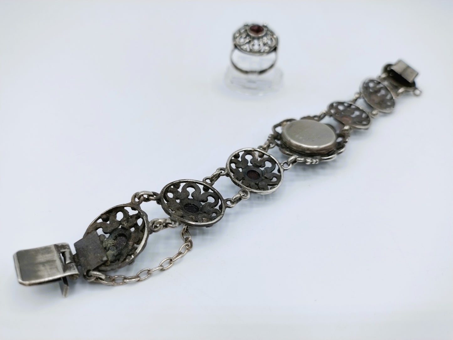 Zilveren dameshorloge, Lasita Quartz, 16 cm + zilveren ring met granaat, 18 mm